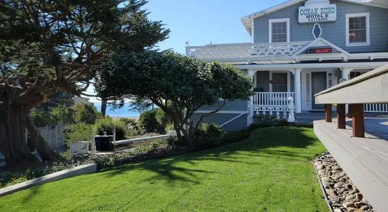 Ocean Echo Inn and Beach Cottages