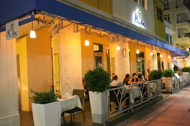 Ocean Five Hotel & Studios