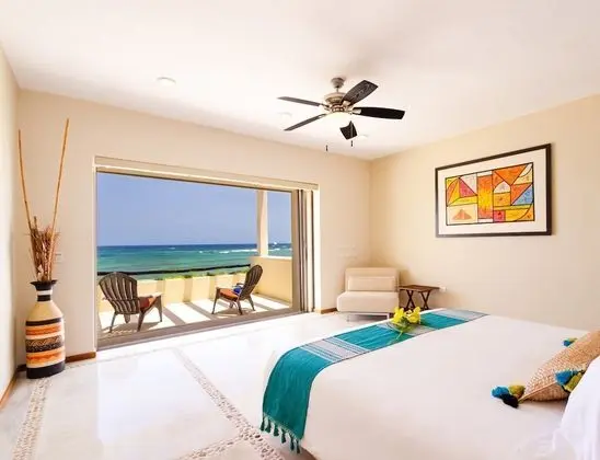 Ocean Front Private 3 Bedroom Villa in Akumal - Oda