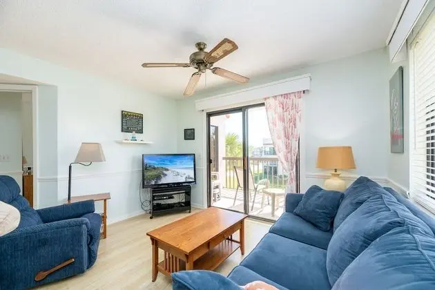 Ocean Village Club N33