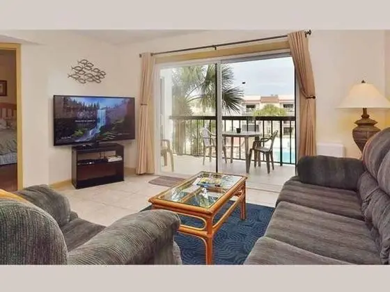 Ocean Village Club O35 - 1