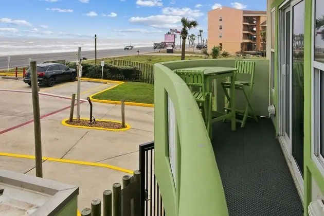 Ocean Grove 306-pelicondo