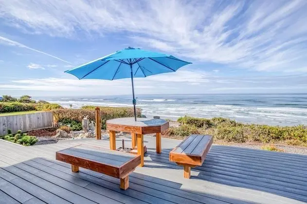 The Ocean Lounge