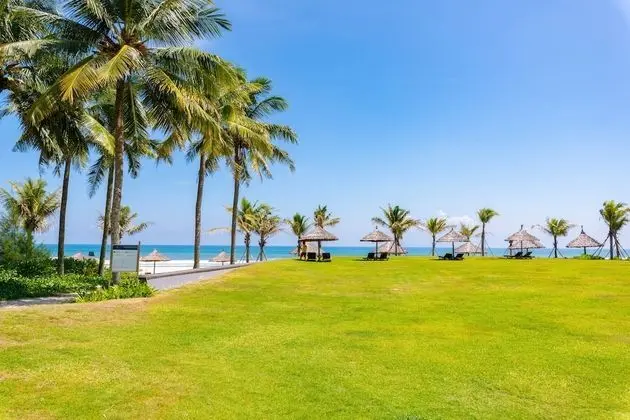 Ocean Luxury Villas Danang - Plaj
