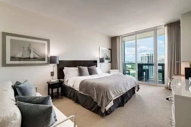 Ocean, Marina & City View Studio + Balcony #2 - Oda