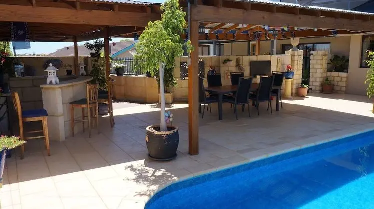 Ocean Reef Homestay - Havuz