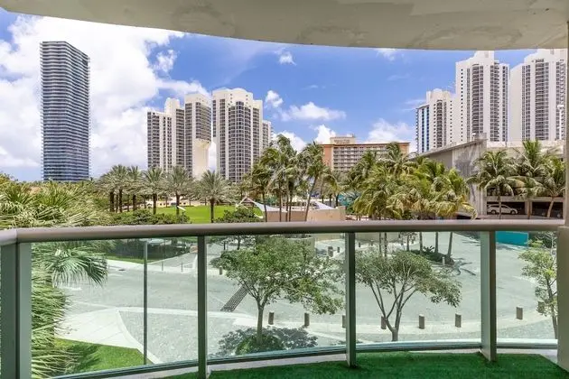 Ocean Reserve Luxury Condos Across from Sunny Isles Beach