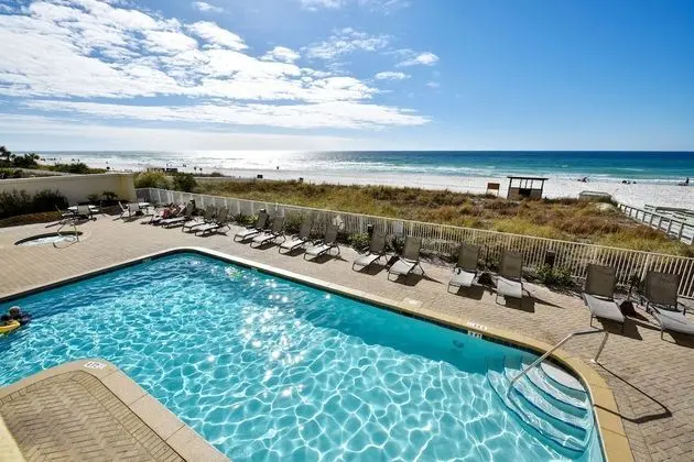 Ocean Ritz by Book That Condo - Havuz