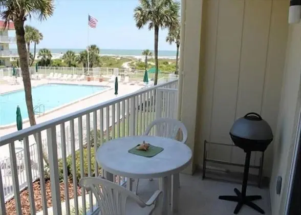 Ocean View 2 Bed, 2 Bath, Steps to the Beach - Spanish Trace 240