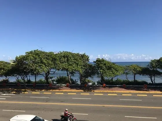 Ocean View 3bedroom With Amazing View in the Middle of Town Late Night Walks