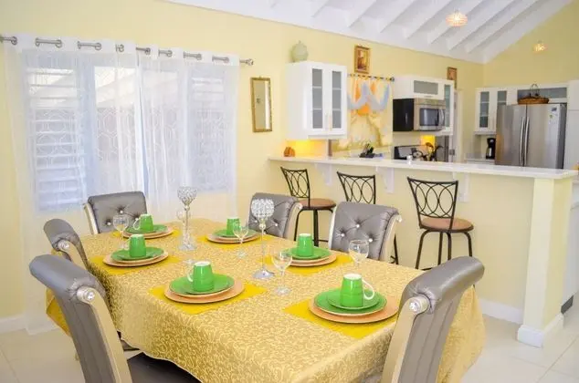 Ocean View Villa at Coolshade Ocho Rios - Yerinde Yemek