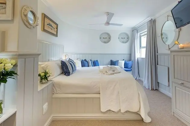 Ocean Watch Guest House - Oda