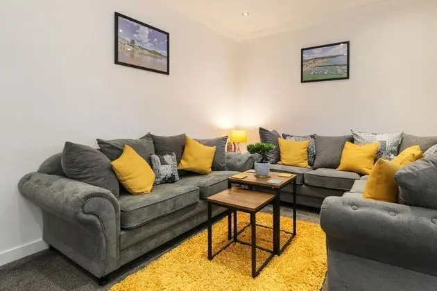 Ocean Waves - Ground Floor Apartment Pet Friendly Enclosed Garden - Oda