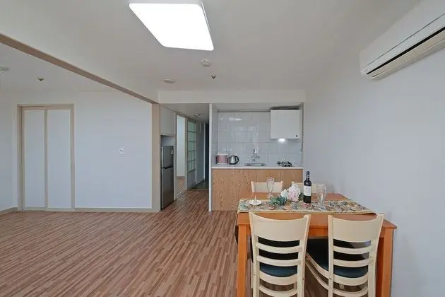 Ocean to you Resort Sokcho Seorak Beach Hotel and condo - Oda Düzeni