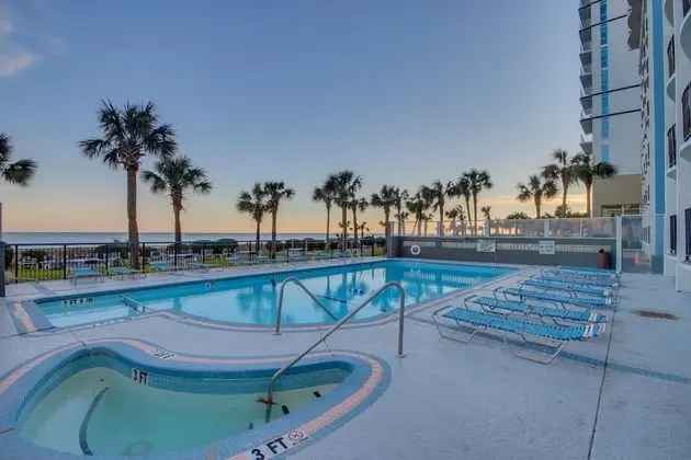 Oceanfront Boardwalk Condo w Private Balcony & Close to the Beach - Havuz