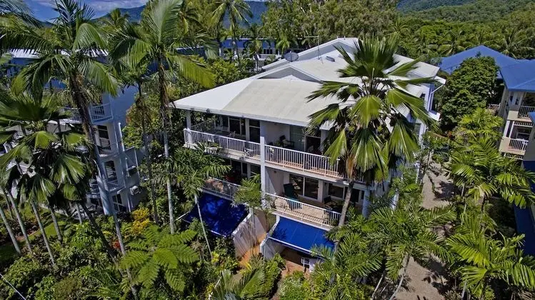 Oceanfront Breeze with Ultimate Beach Views 5 - Dış Mekan