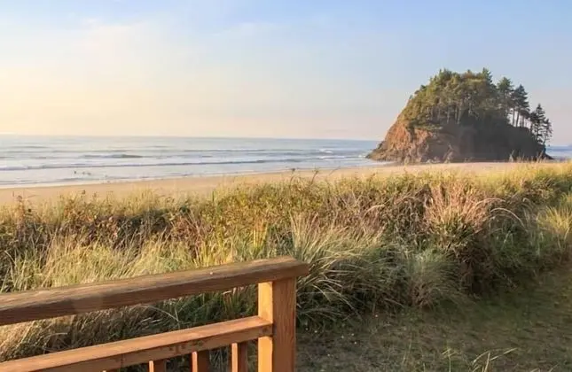 Oceanfront Retreat - Plaj