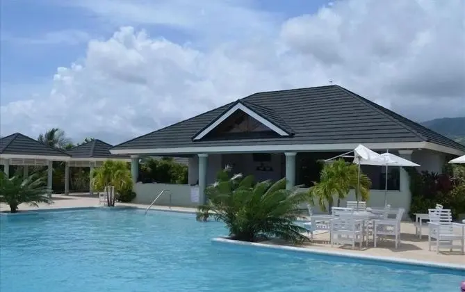 Oceanic View Apartment at Fern Court - Havuz