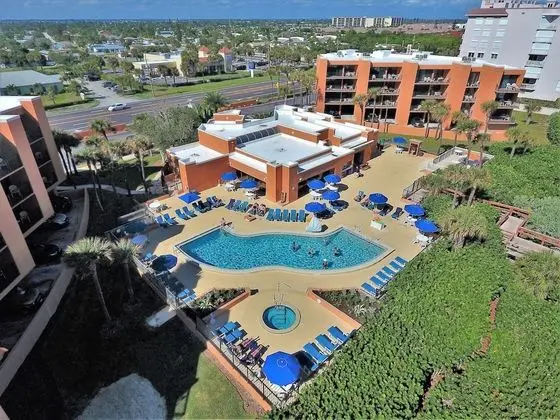 Oceanique Resort by Capital Vacations - Havuz