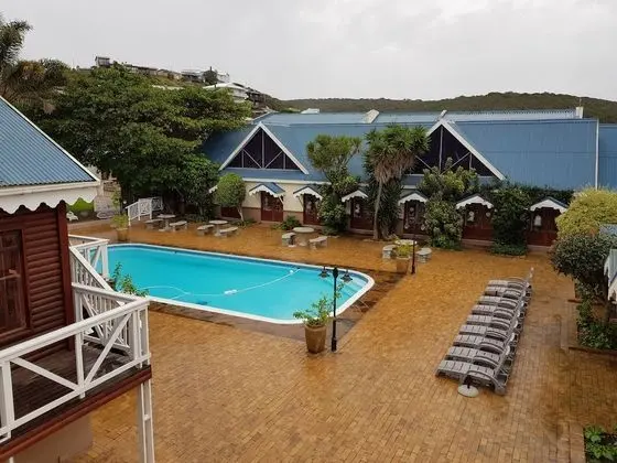 Oceans Hotel & Self Catering - Havuz