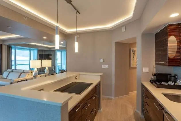 Oceanview Condo in Central Beach - Mutfak