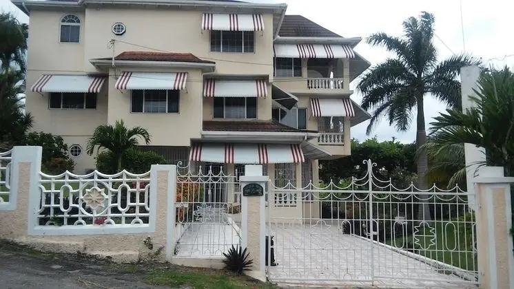 Ocho Rios Golden View - Dış Mekan