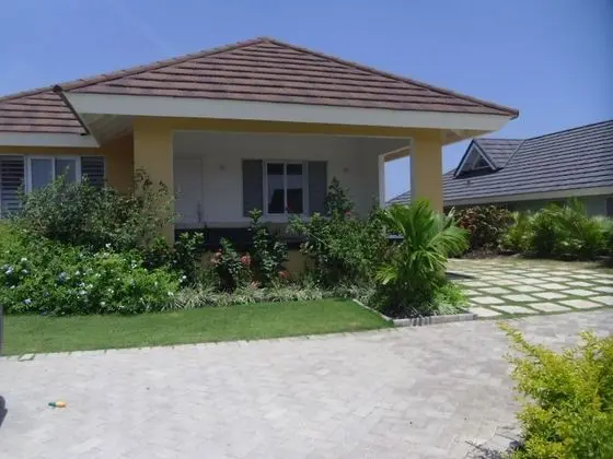 Ocho Rios Ocean View Villa at The Palms - Havuz