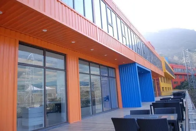 OCT East Cargo Hostel - Manzara / Peyzaj