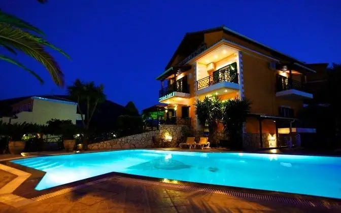 Odeon Hotel - Havuz