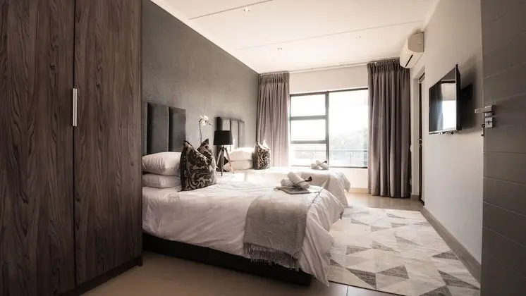Odyssey Luxury Apartments - Oda