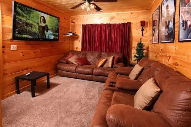 Off The Clock - Four Bedroom Cabin - İç Mekan