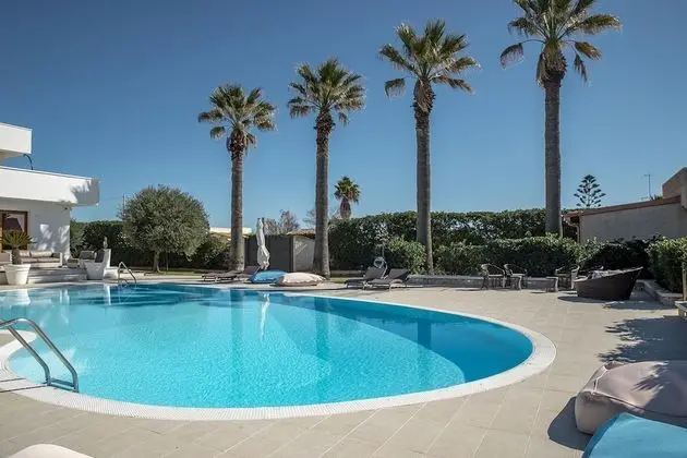 Villa Ognina Dependance I With Pool by Wonderful Italy