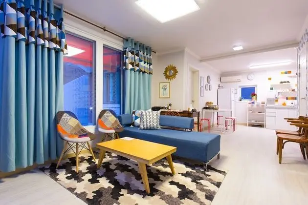 Oh Blue Guesthouse - Hostel