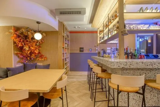 Oh La La! Hotel bar - Paris Bastille - İç Mekan