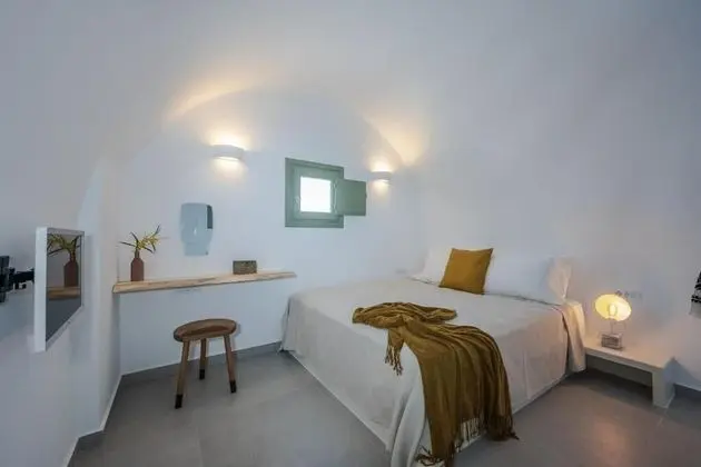 Oia Kissiri - private pool Villas