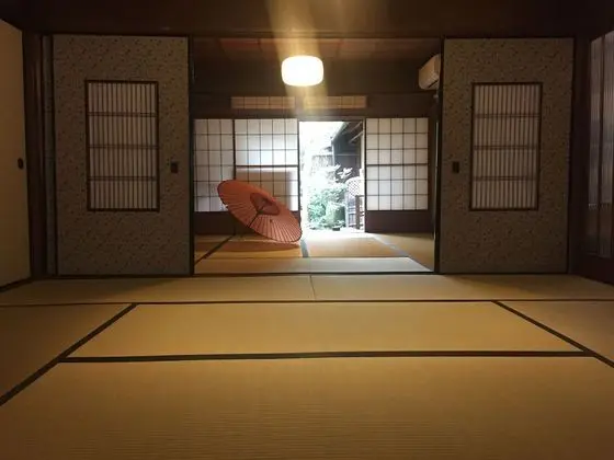 Oil Street Guest House and Space