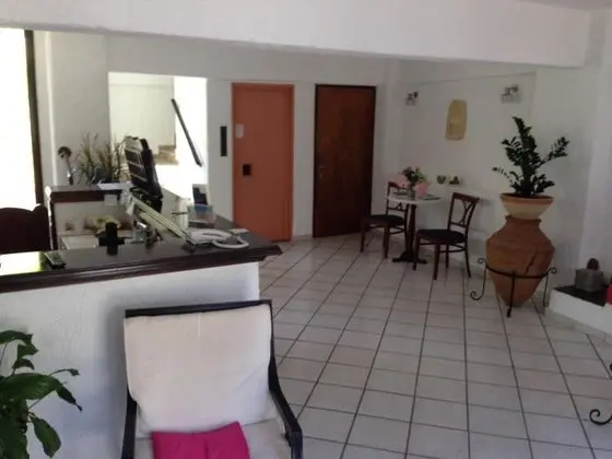 Oinoi Hotel - Lobi