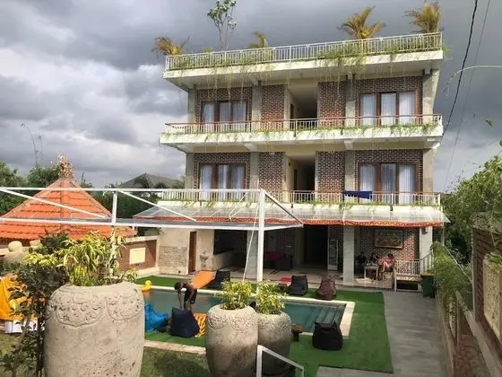 Oka's Guest House