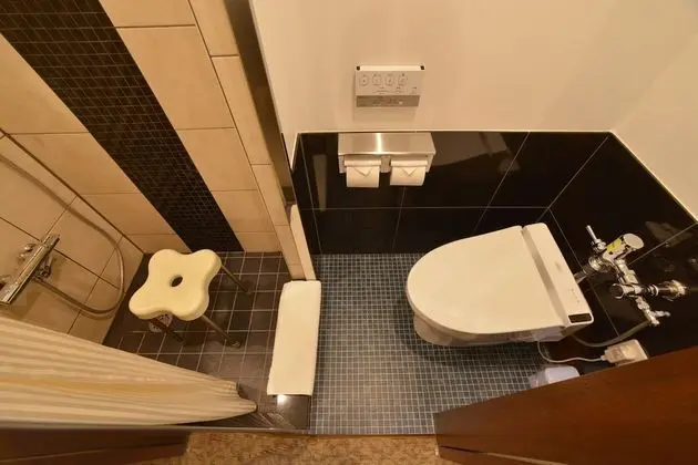 Okinawa Kariyushi LCH Izumizaki Kenchomae - Banyo Tipleri