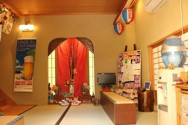 Okinawa Minshuku Kariyushi Honkan - Lobi