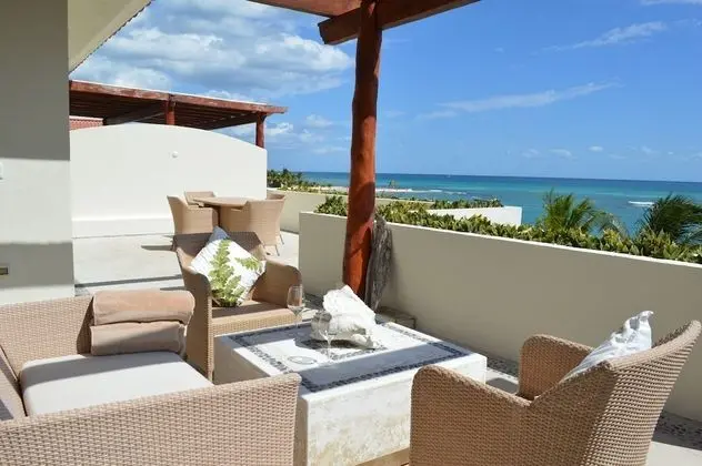 Okol Paraiso by Riviera Rentals