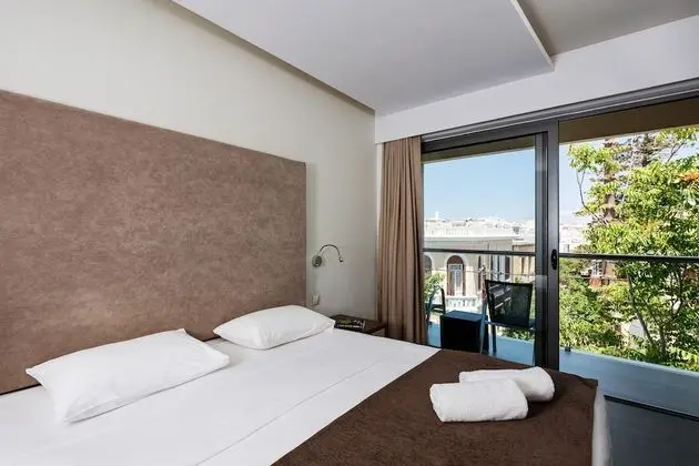 Oktober Downtown Rooms - Oda