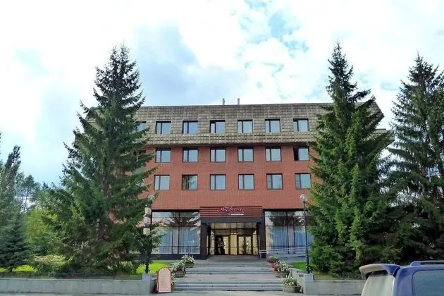 Oktyabrskaya Hotel - Dış Mekan