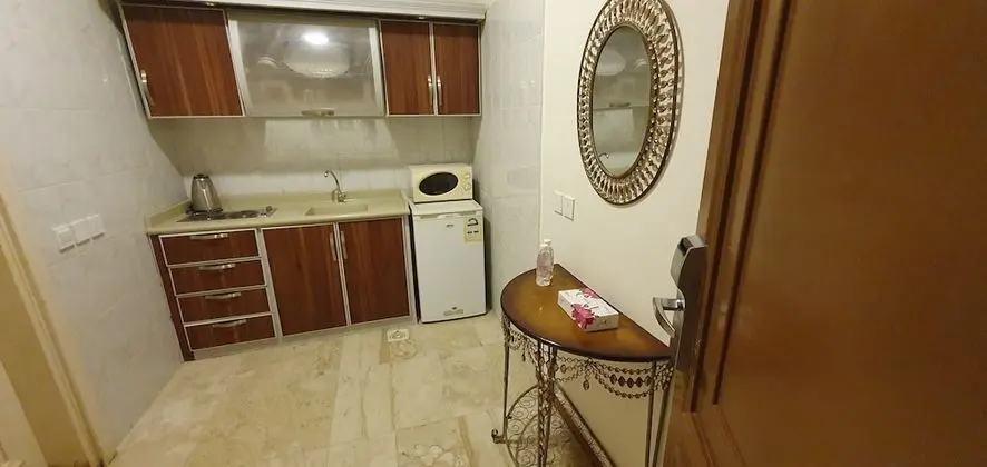 OLA Saryet Al Hamra Hotel Apartments - Mutfak