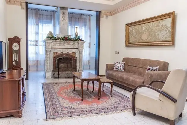 Old City Stylish 4BR by Ahlan Hospitality