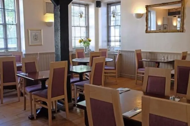 The Old Court Hotel - Yerinde Yemek