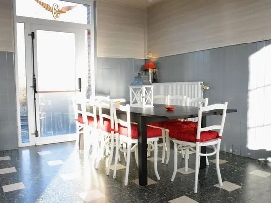 Old Village Train Station, 5 Bedrooms and 4 Bathrooms, Small Garden - Yerinde Yemek