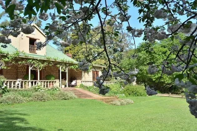 Old Halliwell Country Inn