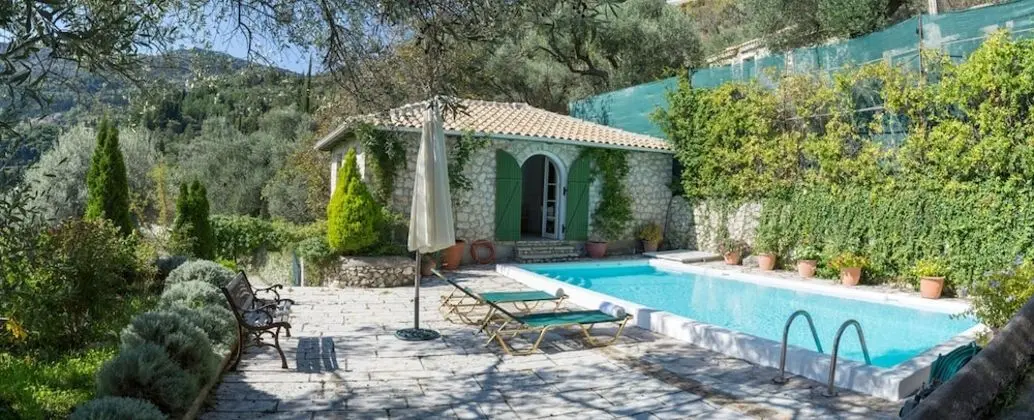 Old House - Havuz