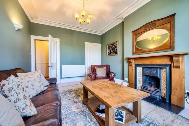 Old Town 1-bed Apartment With Stunning Views - Oda Düzeni